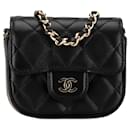 Porte-cartes en cuir d'agneau matelassé noir Chanel CC avec chaîne en bandoulière