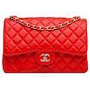 Bolsa de Ombro Red Chanel Jumbo Classic em Couro de Cordeiro com Dupla Aba