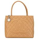 Tan Chanel Caviar Medallion Tasche