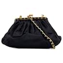 Borsa a tracolla in satin nero Chanel con cornice