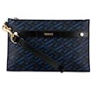 Clutch La Greca azul da Versace