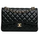 Sac à épaule Chanel Jumbo Classic en cuir d'agneau noir à double rabat