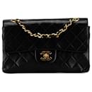 Sac à épaule Chanel Classic Small en agneau noir à double rabat