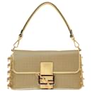 Broche Fendace Bolsa Baguette em Couro Dourado - Fendi