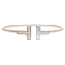 Pulseira bangle Tiffany T Wire em ouro rosa da Tiffany & Co.