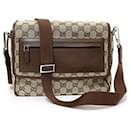 Bolsa de Ombro Gucci GG Canvas