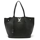 Bolso Tote Lock Me Go de Louis Vuitton