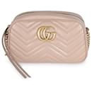 Bolsa de ombro Gucci em couro de bezerro matelassé rosa porcelana GG Marmont pequeno