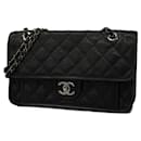 Sac à épaule en cuir caviar noir Chanel