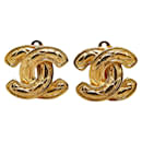 Boucles d'oreilles clips en métal doré Matelassé Chanel