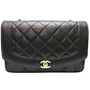 Bolsa de ombro Chanel Diana 25 com corrente