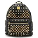 Zaino in pelle nera con borchie MCM