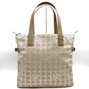 Sac de voyage en nylon beige Chanel