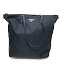 Prada 1BG189 Schultertasche mit Dreieckslogo