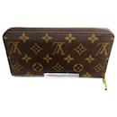 Louis Vuitton Zippy wallet