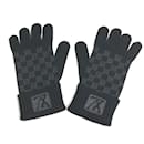 Louis Vuitton M70006 Damier Graphite Gloves