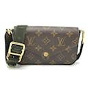 Monogram Crossbody Pouch Schultertasche von Louis Vuitton