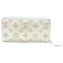 Portefeuille long zippé Monogram Mahina de Louis Vuitton