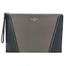 Bolso clutch de cuero gris Louis Vuitton