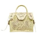 GRACE CONTINENTAL Carving Tribes Maestra S Leather Handbag Yellow in Good Condition - Autre Marque