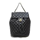 Mochila Matelassé Chanel em couro de cordeiro preto