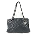 Sac à épaule en cuir noir Chanel