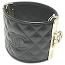 Schwarzes Lederarmband von Chanel