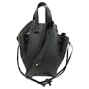 Bolso Hammock Loewe en piel de ternera negra