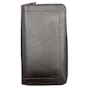 Portefeuille Zippy Organizer de la ligne Utah pour homme Louis Vuitton