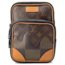 Bolso de Hombro Monograma Gigante Damier Ebene Louis Vuitton