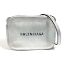 Bolso de hombro de cuero plateado Balenciaga