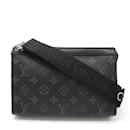 Borsa a spalla Louis Vuitton Monogram Eclipse Gaston Wearable Wallet