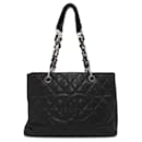 Bolso de hombro de cuero caviar Chanel