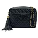 Bolsa de ombro em couro caviar preto Chanel