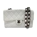 Bolsa de ombro em couro caviar branco Chanel