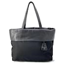 Sac fourre-tout en nylon et cuir noir Prada