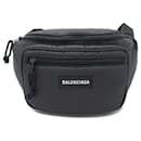 Bolsa sling preta Balenciaga