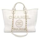 Bolsa tote grande de lona da linha Deauville da Chanel