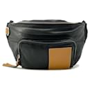 Bolsa de Ombro Loewe Body em Couro Puff