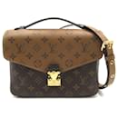 Louis Vuitton Pochette Metis MM