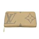 Louis Vuitton Monogram Giant Zippy Wallet