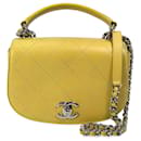 Bolso de hombro de cuero amarillo Chanel