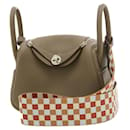 Bolso de Hombro Hermes Lindy en Gris Etoupe - Hermès