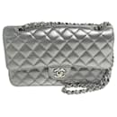 Bolso de hombro de cadena doble Chanel CC Mark