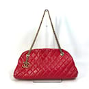 Bolsa de ombro de couro vermelho Chanel