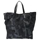 Sac fourre-tout en nylon noir/gris à motif camouflage pour femmes de Prada