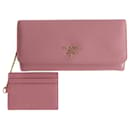 Cartera larga Prada en Saffiano Metal rosa