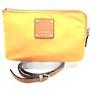 Henri Bendel Nylon Leather Shoulder Bag for Women in Good Condition - Autre Marque