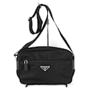 Bolso de hombro de nylon negro Prada para mujeres