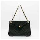 Bolso de hombro de piel de cordero negro Chanel